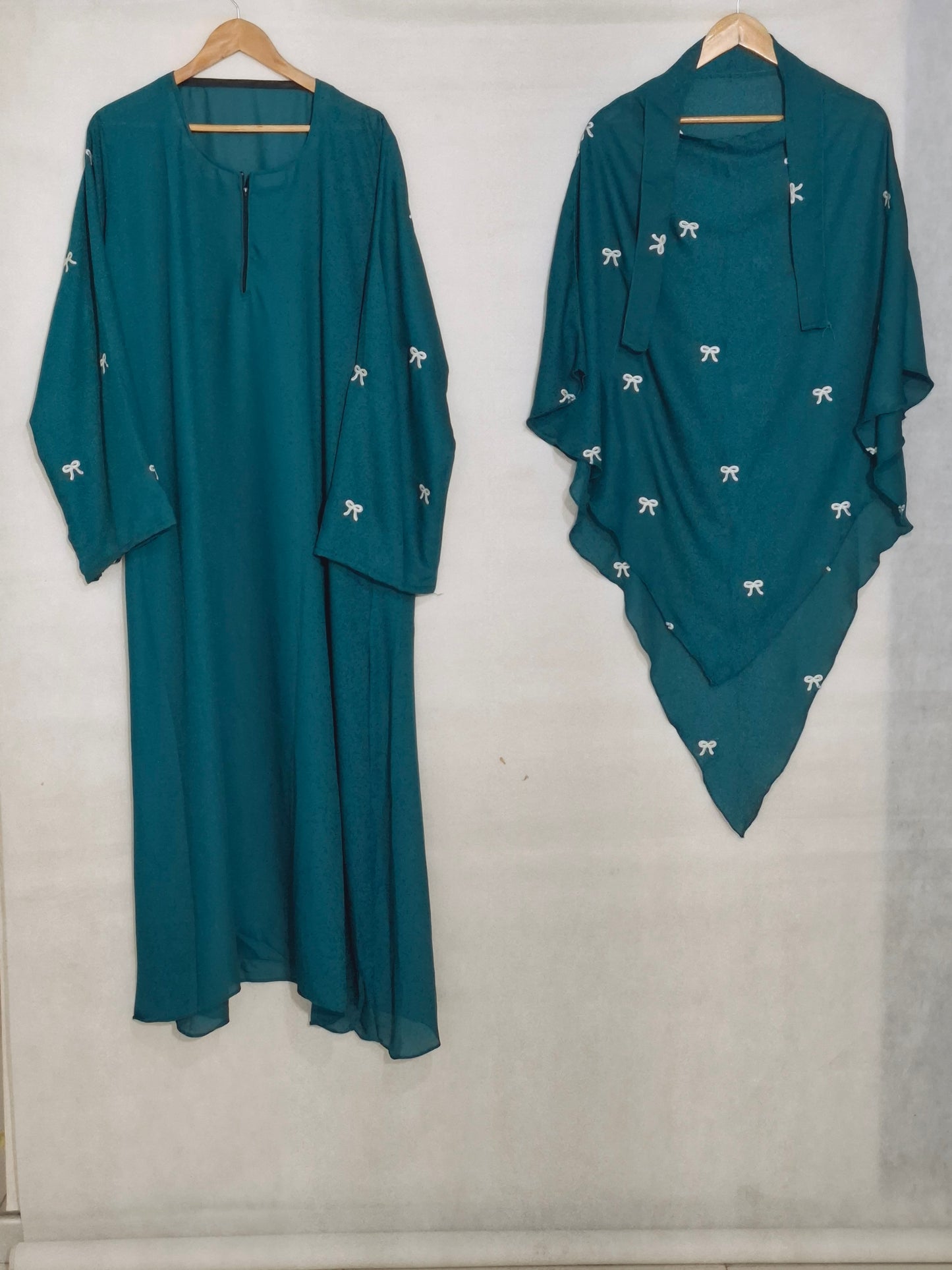 Luxury Bow Embroidered Khimar Abaya – Manjan Dual Jorjjet Fabric