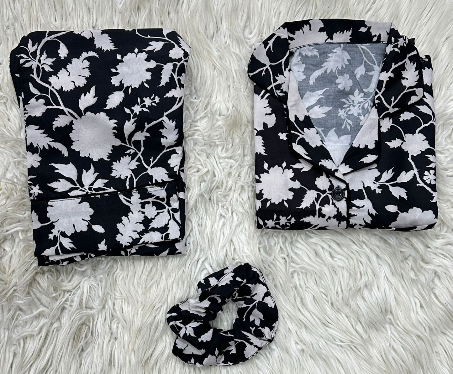 ✨ Printed Pajama Shirt Set with Matching Scrunchies! ✨