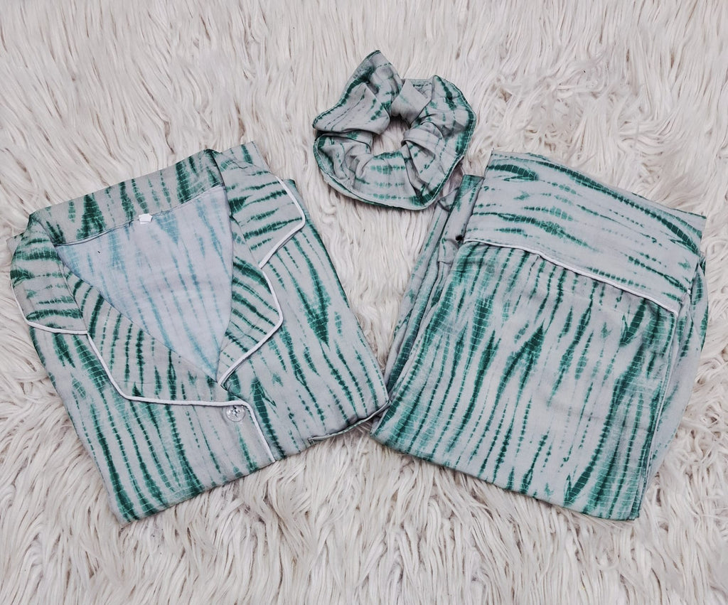 ✨ Printed Pajama Shirt Set with Matching Scrunchies! ✨