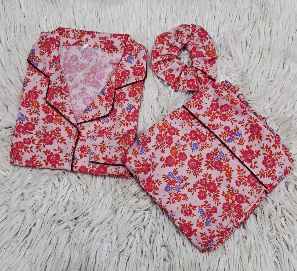 ✨ Printed Pajama Shirt Set with Matching Scrunchies! ✨