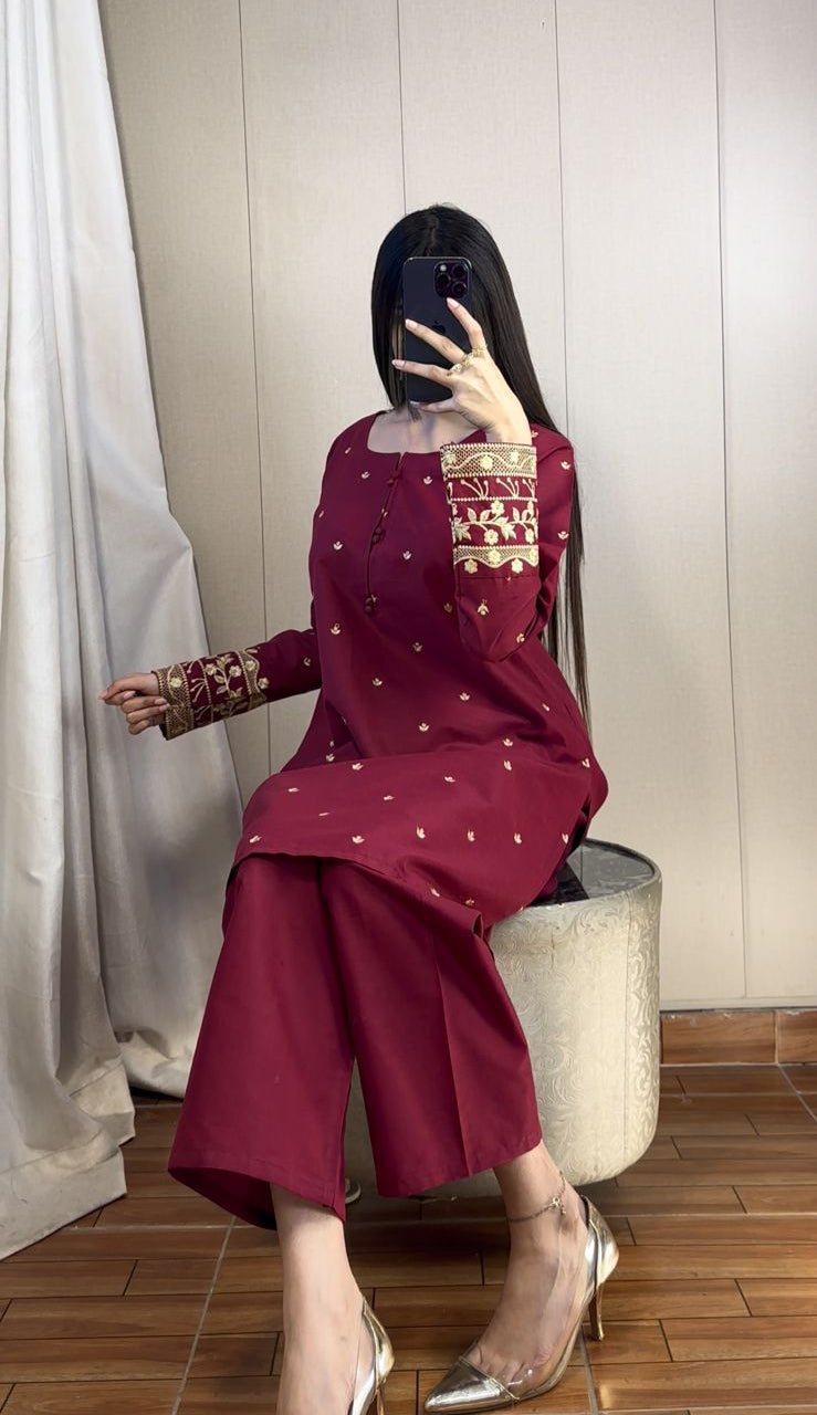 Aqs-e-Hoor Embroidered 2-Piece