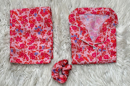 ✨ Printed Pajama Shirt Set with Matching Scrunchies! ✨