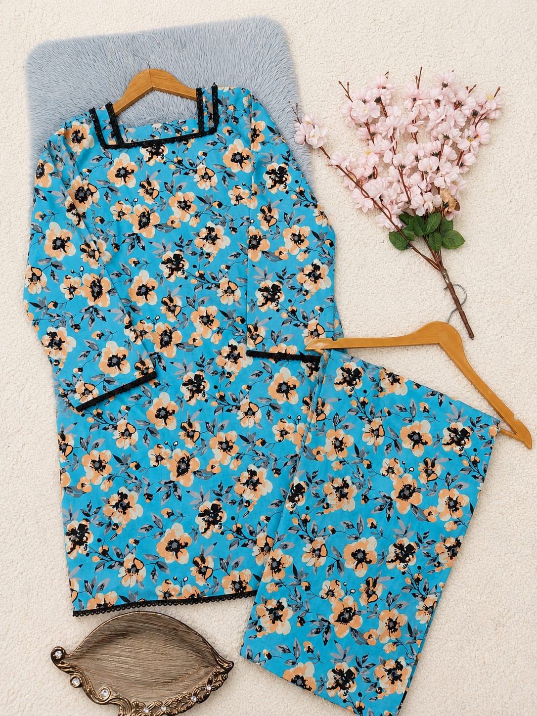 Lawn Farshi Shalwar Set