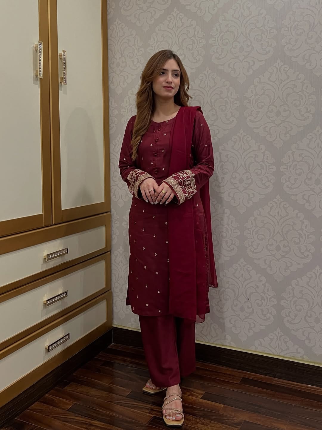 Aqs-e-Hoor Embroidered 2-Piece