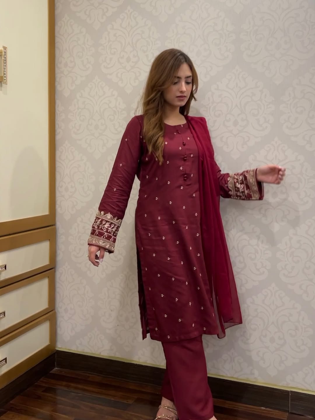 Aqs-e-Hoor Embroidered 2-Piece